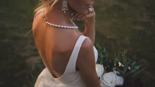 【顔型別】あなたに似合う“大ぶりピアス”の選び方|自分らしく、もっと輝く