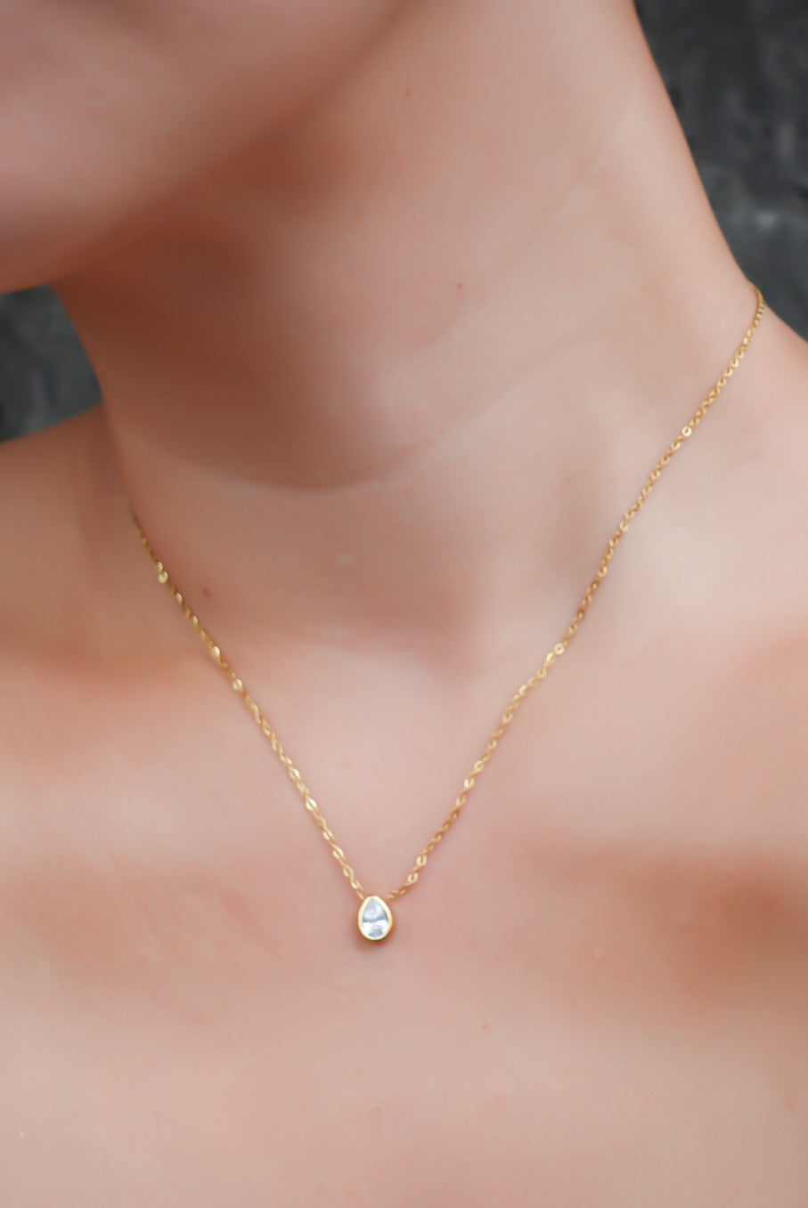 ONE LIGHT NECKLACE