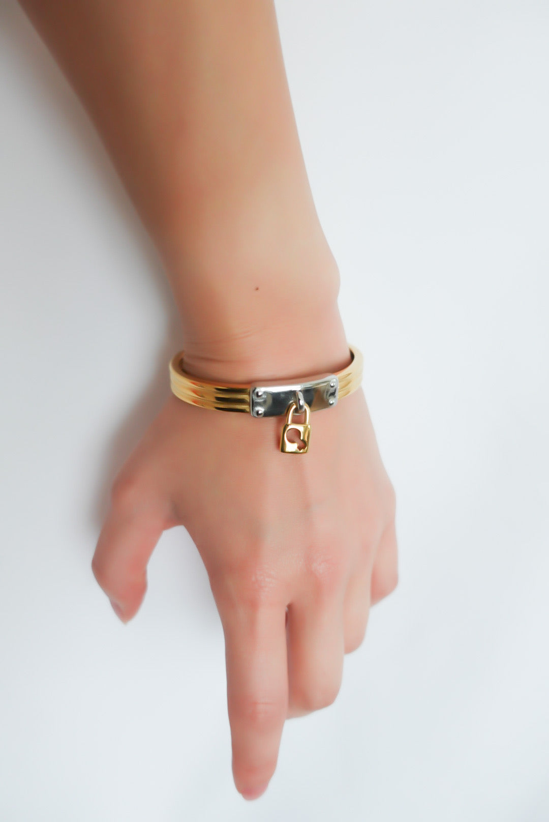 Silent Lock Bangle