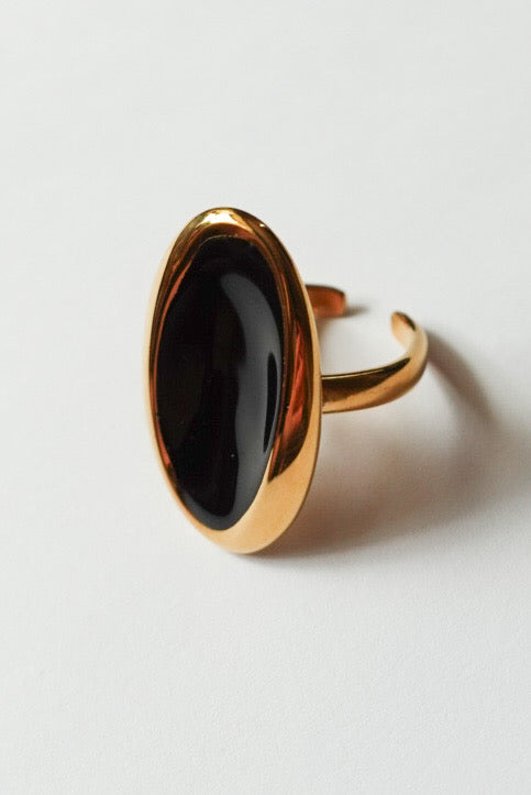 Black Oval Ring