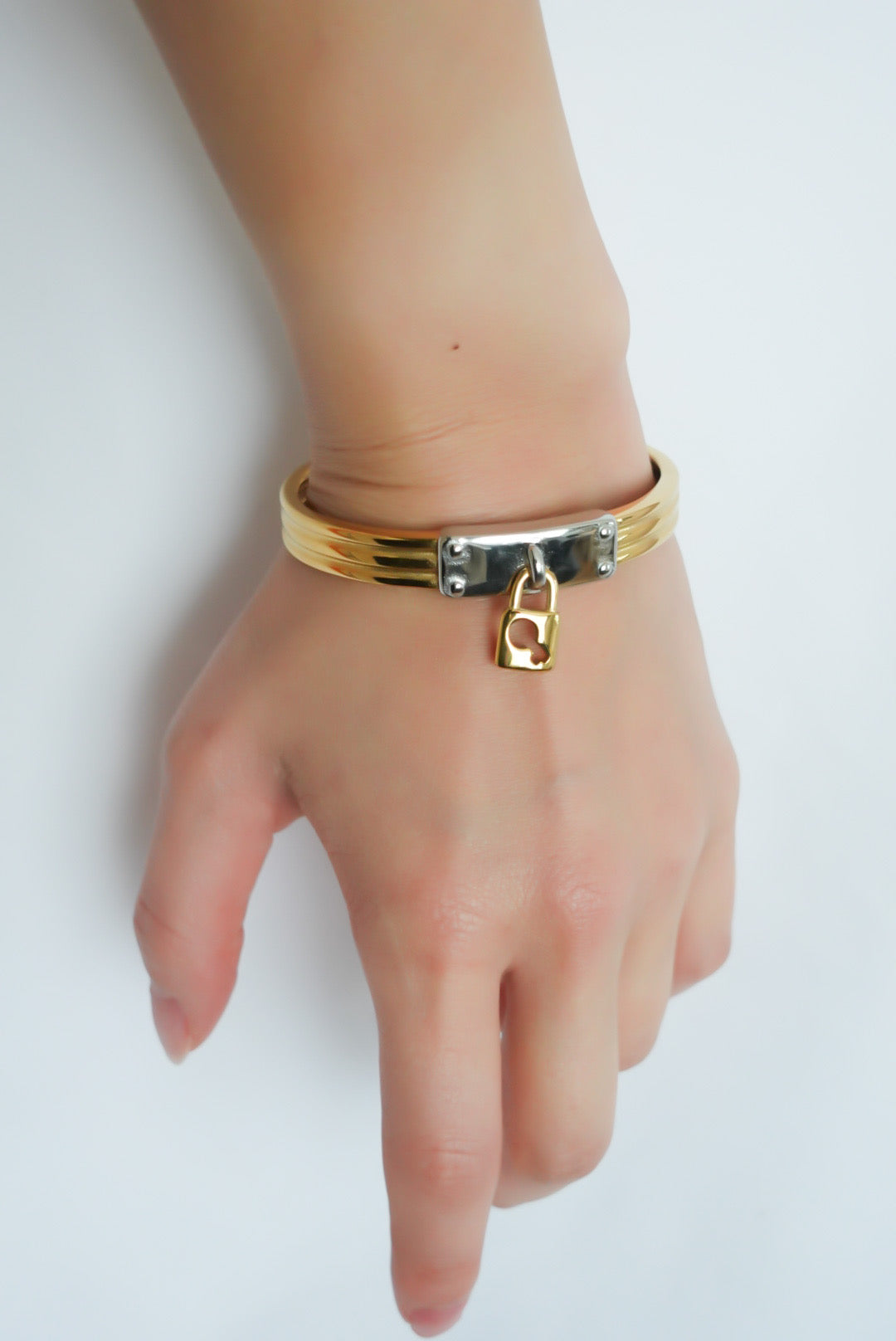 Silent Lock Bangle
