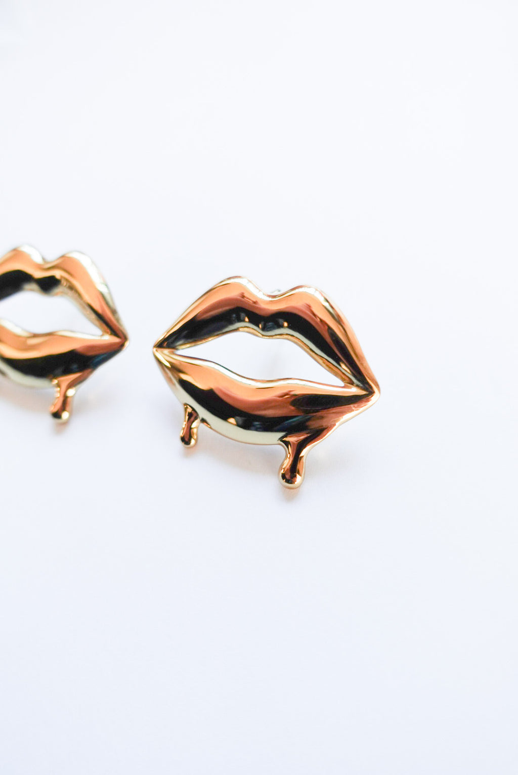 GOLDEN LIPS
