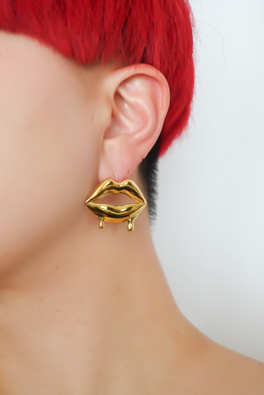GOLDEN LIPS