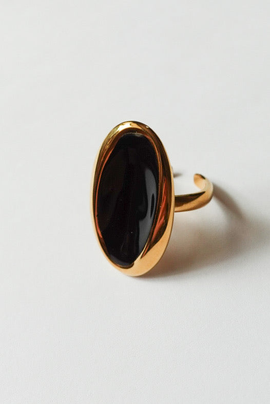 Black Oval Ring